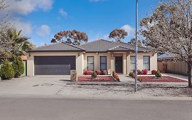 21 St James Wood Drive North Bendigo